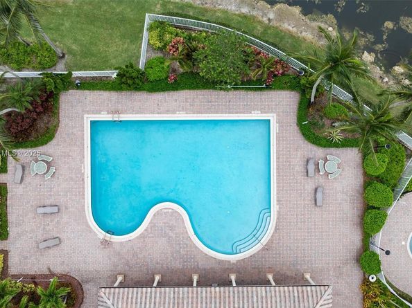 5920 NW 54th Cir, Coral Springs FL 33067