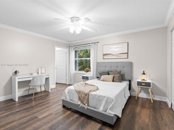 5920 NW 54th Cir, Coral Springs FL 33067
