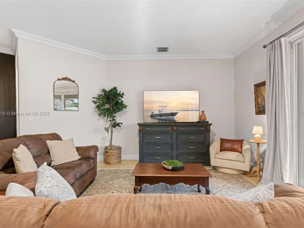 5920 NW 54th Cir, Coral Springs FL 33067