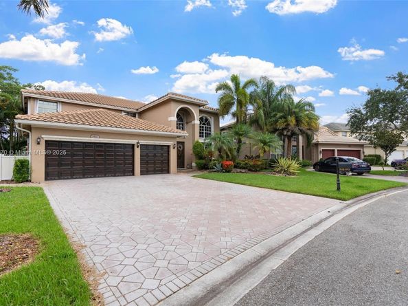 5920 NW 54th Cir, Coral Springs FL 33067