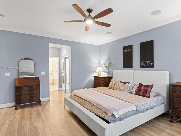 5920 NW 54th Cir, Coral Springs FL 33067