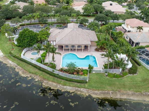 5920 NW 54th Cir, Coral Springs FL 33067