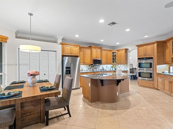 5920 NW 54th Cir, Coral Springs FL 33067