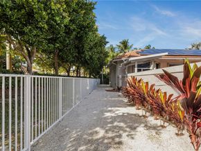 1499 Victoria Isle Dr, Weston FL 33327