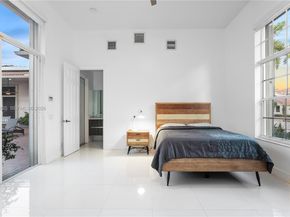 1499 Victoria Isle Dr, Weston FL 33327