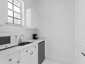 1499 Victoria Isle Dr, Weston FL 33327