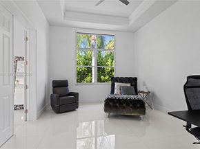 1499 Victoria Isle Dr, Weston FL 33327