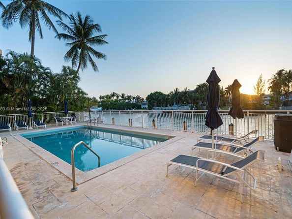 10140 W Bay Harbor Dr PH S, Bay Harbor Islands FL 33154