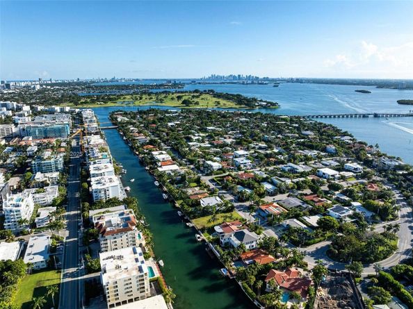 10140 W Bay Harbor Dr PH S, Bay Harbor Islands FL 33154