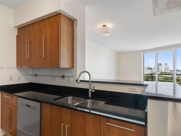 325 S Biscayne 1718, Miami FL 33131