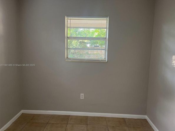 7420 N Farragut St, Hollywood FL 33024