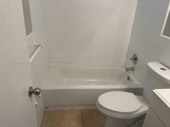 7420 N Farragut St, Hollywood FL 33024