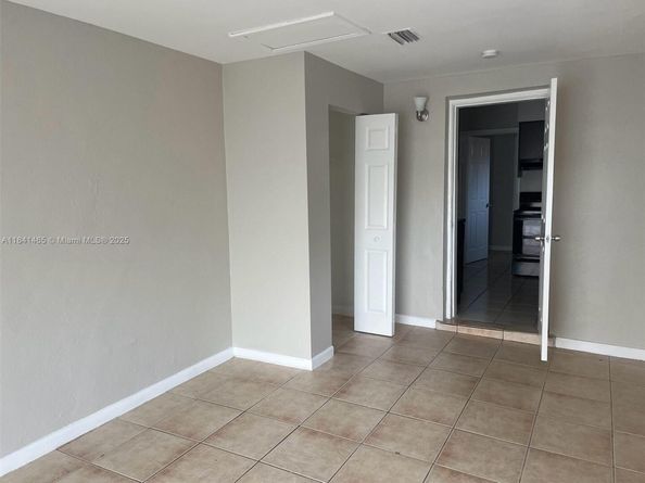 7420 N Farragut St, Hollywood FL 33024
