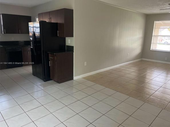 7420 N Farragut St, Hollywood FL 33024