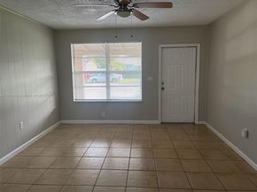 7420 N Farragut St, Hollywood FL 33024