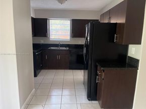 7420 N Farragut St, Hollywood FL 33024
