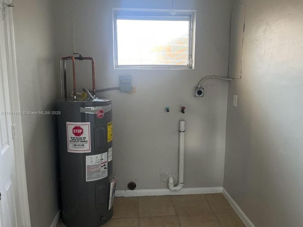 7420 N Farragut St, Hollywood FL 33024