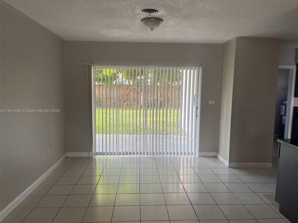7420 N Farragut St, Hollywood FL 33024