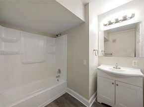 810 Ridgewood Dr, West Palm Beach FL 33405