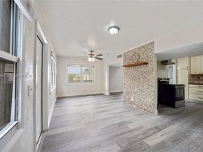 810 Ridgewood Dr, West Palm Beach FL 33405