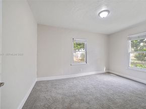 810 Ridgewood Dr, West Palm Beach FL 33405