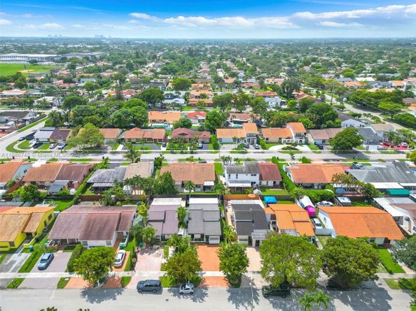 9032 SW 8th Ter, Miami FL 33174