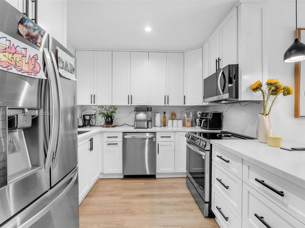 9032 SW 8th Ter, Miami FL 33174