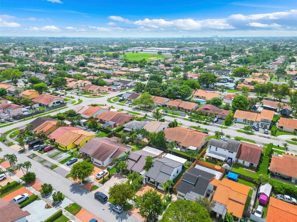 9032 SW 8th Ter, Miami FL 33174