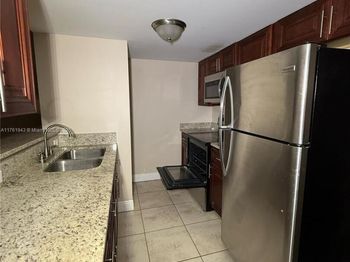 1990 NW 4th Ct