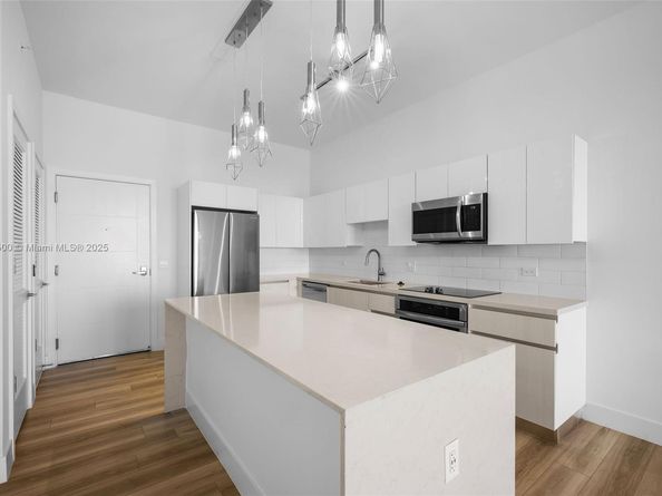 101 Diplomat Pkwy 2507, Hallandale Beach FL 33009