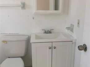 241 SE 9th Ave 106, Pompano Beach FL 33060