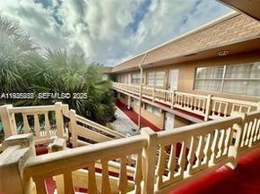 241 SE 9th Ave 106, Pompano Beach FL 33060