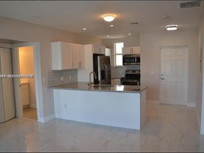 555 E Dania Beach Blvd 5, Dania Beach FL 33004