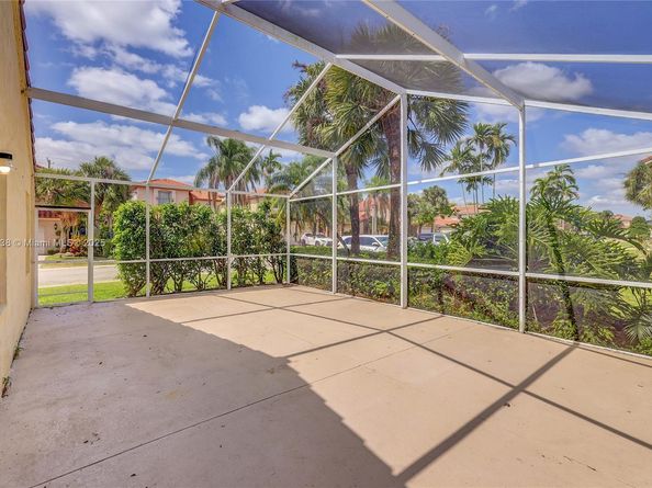 1688 SW 158th Ave, Pembroke Pines FL 33027