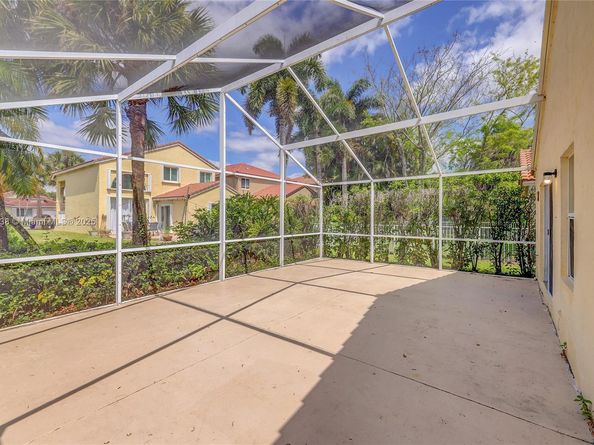 1688 SW 158th Ave, Pembroke Pines FL 33027