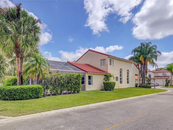 1688 SW 158th Ave, Pembroke Pines FL 33027