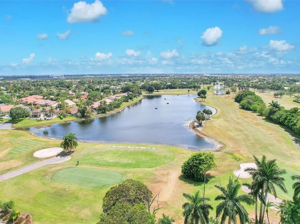 1688 SW 158th Ave, Pembroke Pines FL 33027
