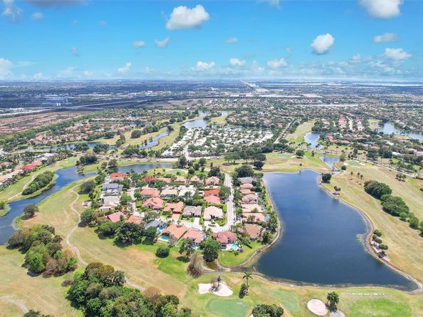 1688 SW 158th Ave, Pembroke Pines FL 33027