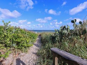 4201 N Ocean Dr 304, Hollywood FL 33019