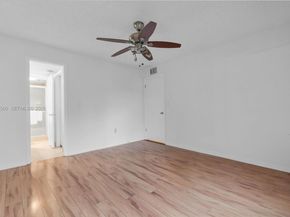 1021 Mockingbird Ln 302, Plantation FL 33324