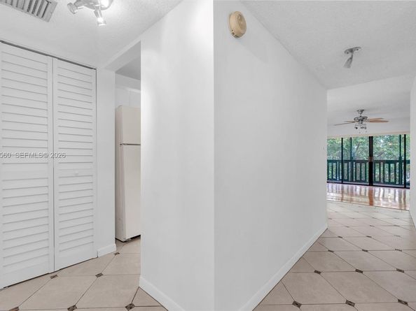 1021 Mockingbird Ln 302, Plantation FL 33324