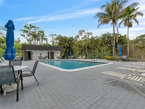 1021 Mockingbird Ln 302, Plantation FL 33324