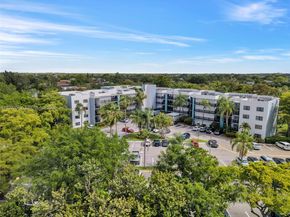 1021 Mockingbird Ln 302, Plantation FL 33324