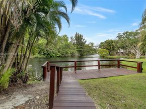 1021 Mockingbird Ln 302, Plantation FL 33324