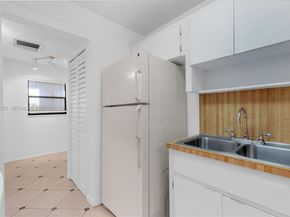 1021 Mockingbird Ln 302, Plantation FL 33324