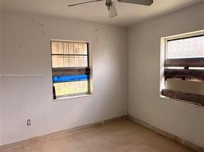 525 NW 119th St, Miami FL 33168