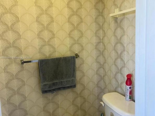 2840 Somerset Dr 400M, Lauderdale Lakes FL 33311