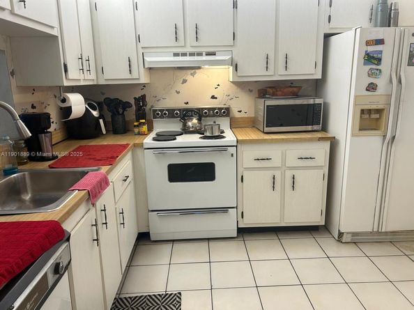 2840 Somerset Dr 400M, Lauderdale Lakes FL 33311