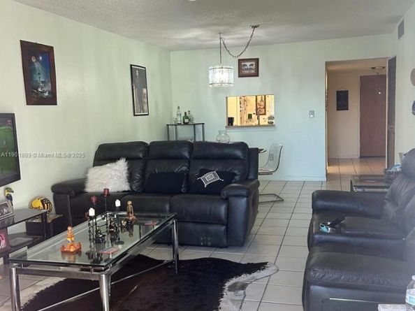 2840 Somerset Dr 400M, Lauderdale Lakes FL 33311