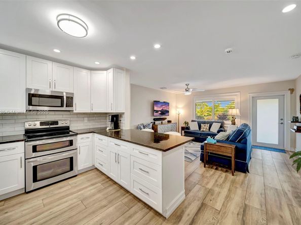 4881 NE 13th Ave, Oakland Park FL 33334